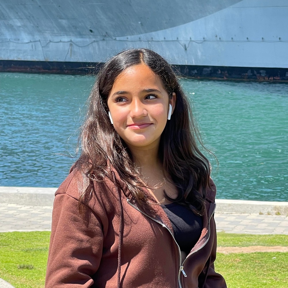 Meet your Posher, Adriana